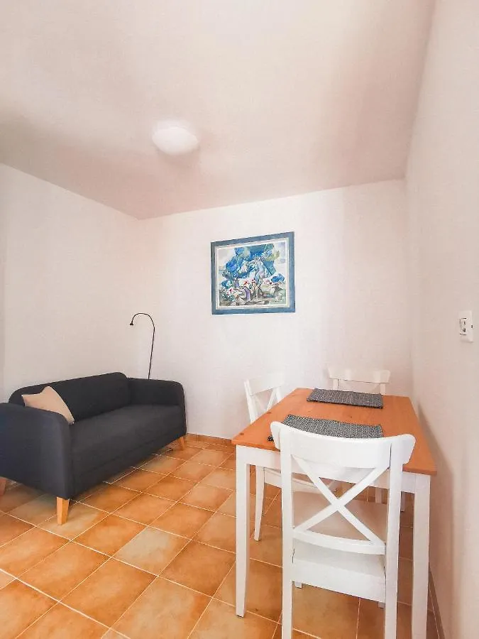 Apartment Muretto Basanija 0*,  Croatia