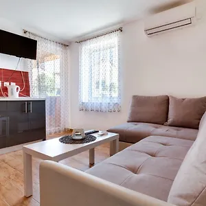 https://villa-doric.pula-hotels.org